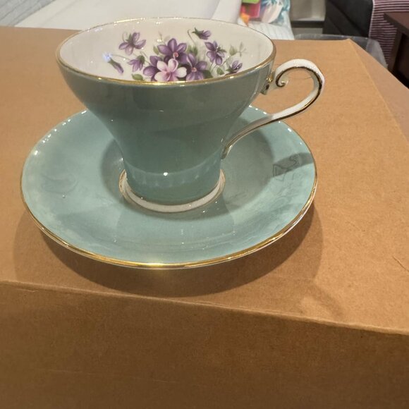 John Aynsley #2974 Bone China Tea Cup and Saucer – Light Blue with Violets - Picture 8 of 9